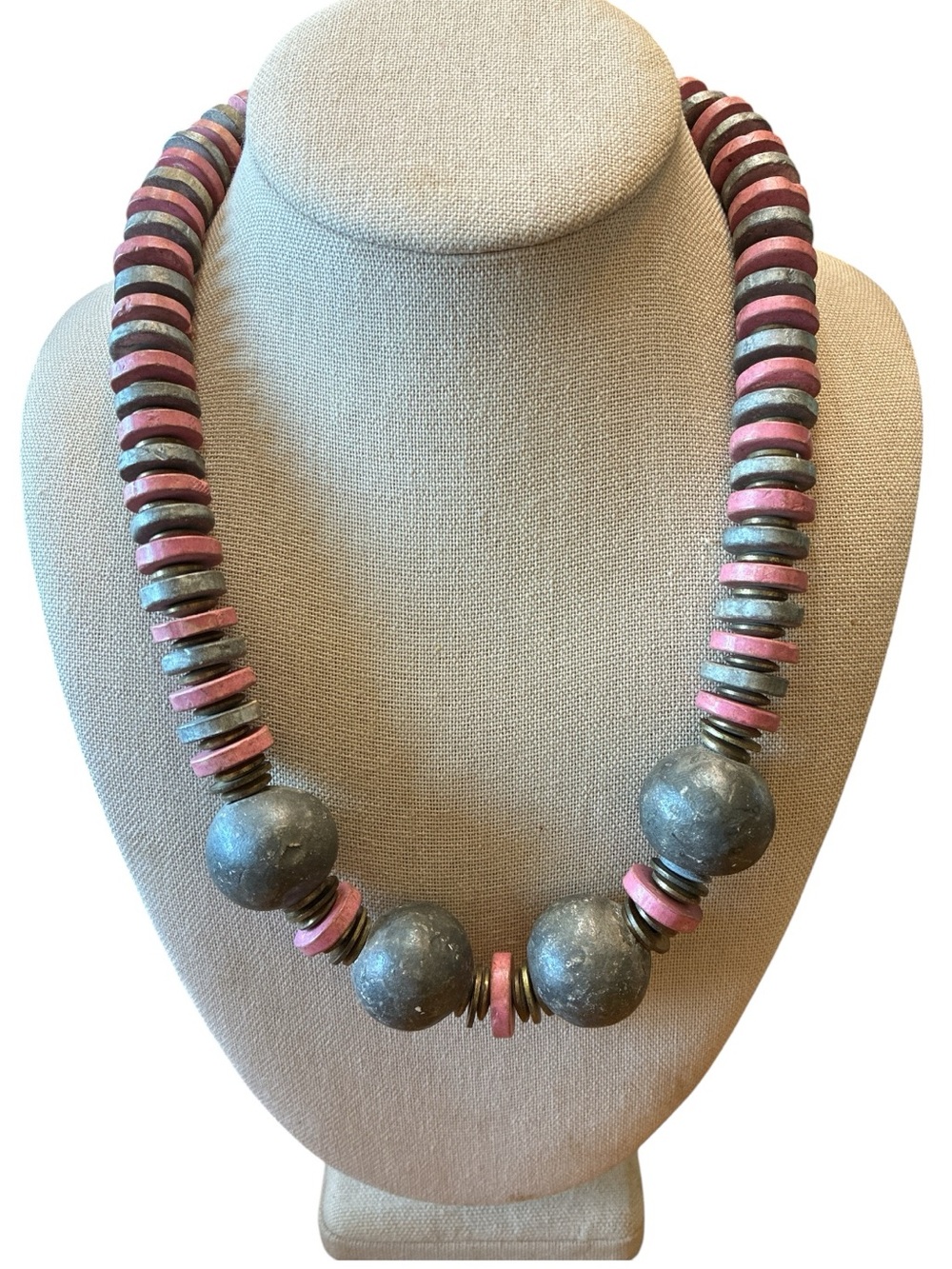 🔵 Pink and Gray Beaded Statement Necklace